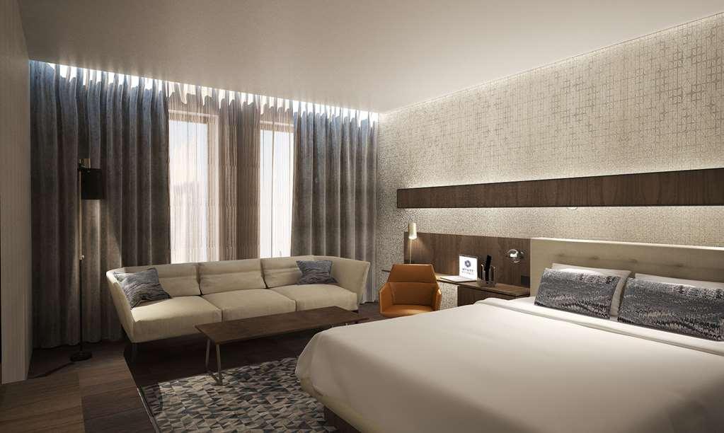 فندق Hyatt Regency صوفيا الغرفة الصورة A typical room at the hotel