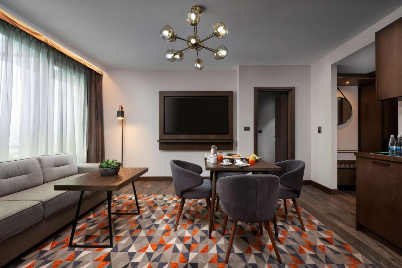 فندق Hyatt Regency صوفيا المظهر الخارجي الصورة A suite at the hotel
