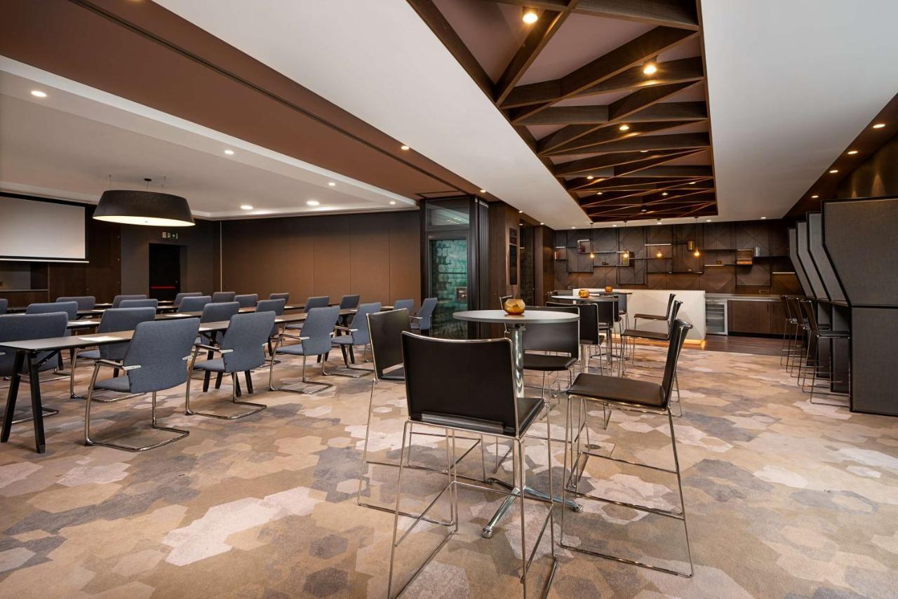 فندق Hyatt Regency صوفيا المظهر الخارجي الصورة The 10th floor of the building