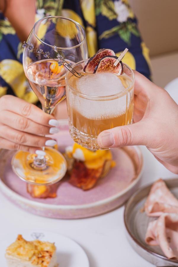 فندق Hyatt Regency صوفيا المظهر الخارجي الصورة A glass of ginger ale